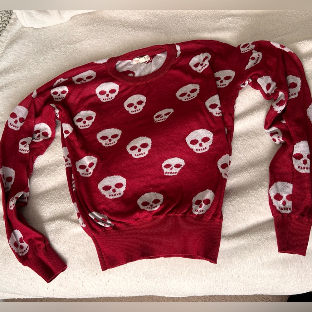 Women’s Red Skull Sweater Size M Halloween